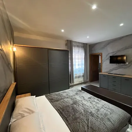 Lia House Apartment *